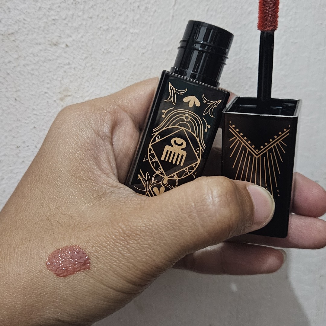 Glassy Lip Lacquer X Hian Tjen - 402 Social imgfdn-9b61d5d2-75d3-42fa-98a6-0ab39c7efe3b