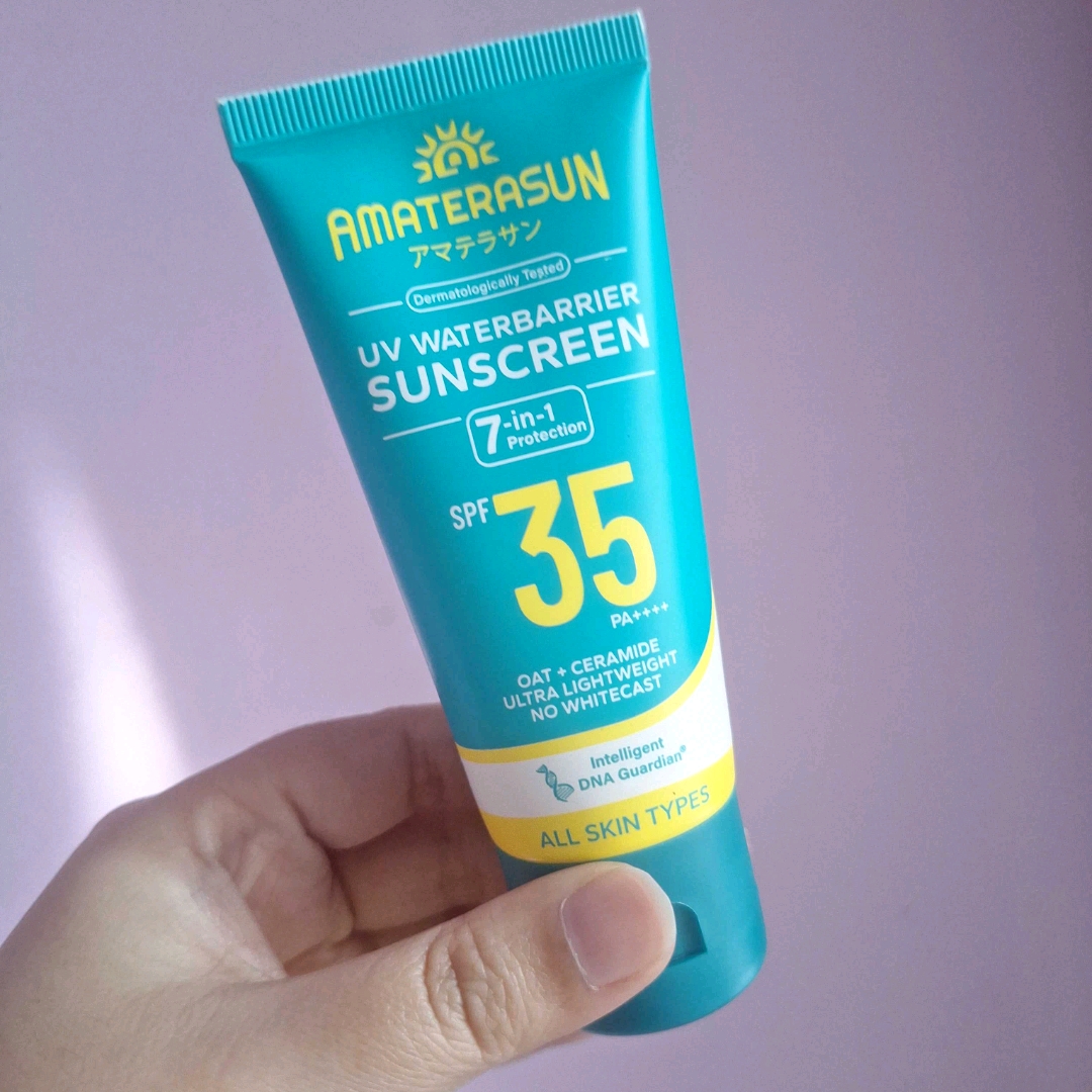 UV WaterBarrier Sunscreen SPF 35 PA++++ imgfdn-df0d9b7c-3a35-4bd4-9b9c-7c55ba6f0a82