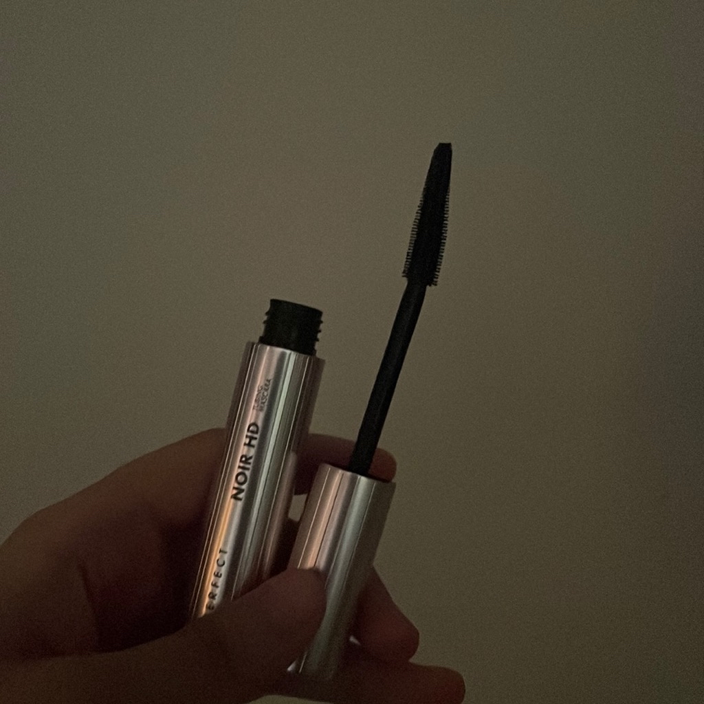 Noir HD Lash Tubing Mascara imgfdn-bc5b0343-949b-40a6-b0e6-4597e91fa3ee