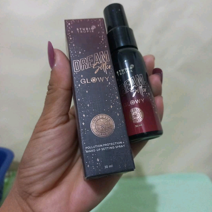 DreamSetter Glowy: Make-up Setting Spray with Pollution Protection imgfdn-28e011c7-3654-44c0-ab28-43edb72db014