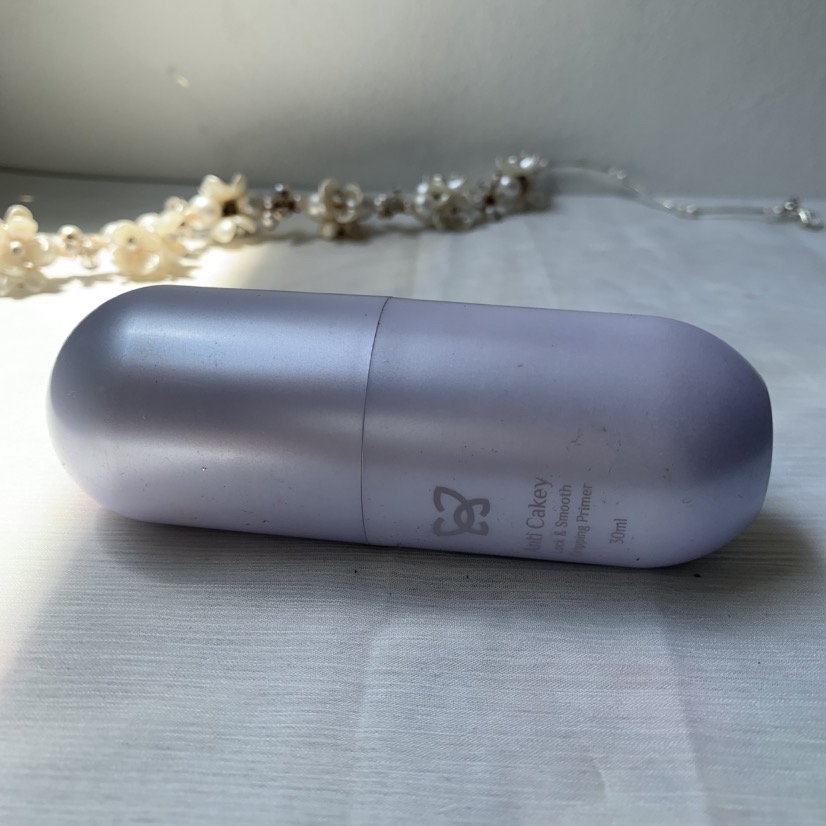 Anti Cakey Lock and Smooth Gripping Primer imgfdn-669c19c2-6c5f-413d-b827-4cb60fae5683