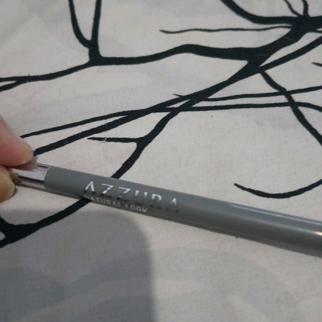 Natural Look Eyebrow Matic - Medium Brown imgfdn-f792d1e8-b606-4621-9b0b-3b8054b605b5