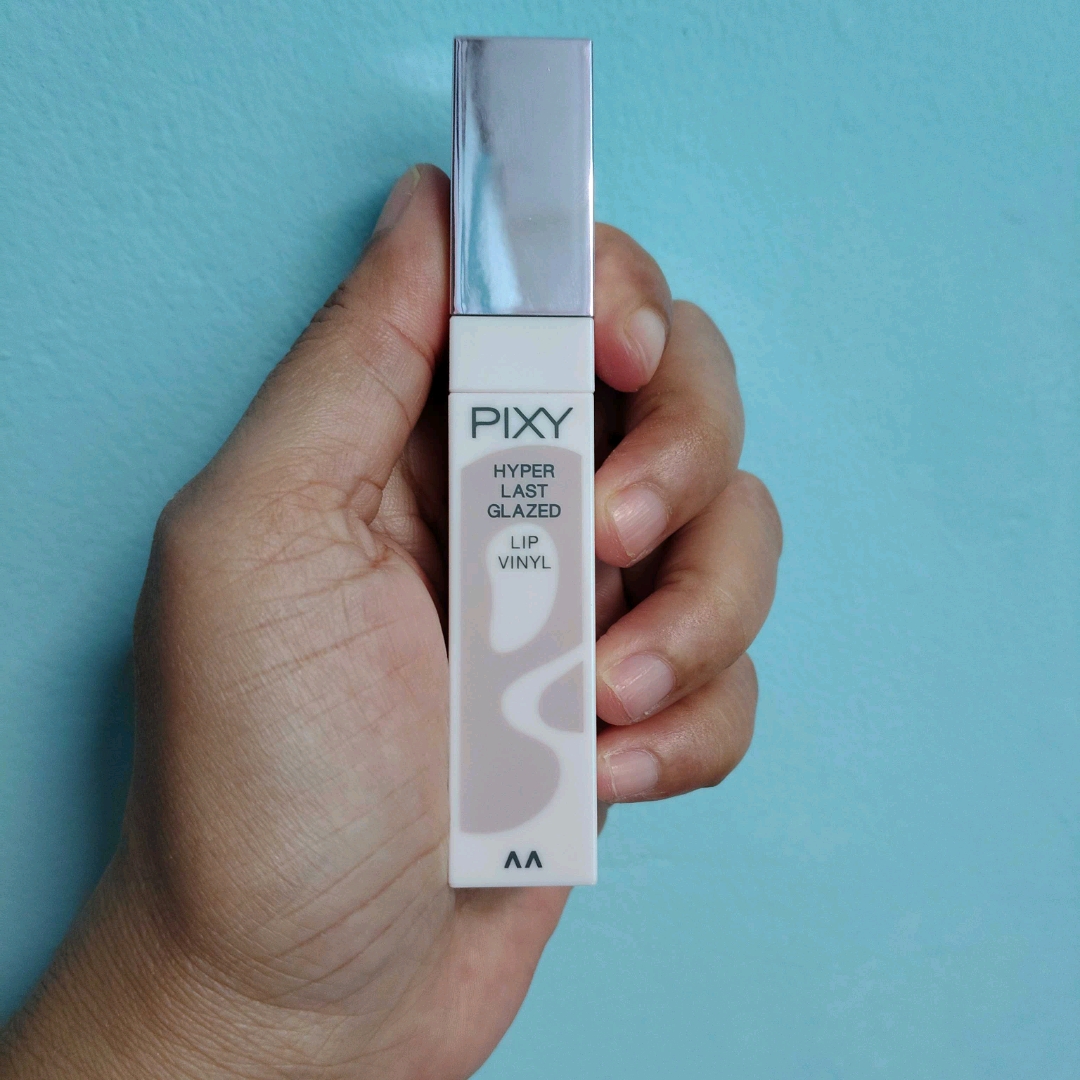 Hyperlast Glazed Lip Vinyl - 05 Fiery Crimson imgfdn-4da57a97-544f-42b1-ad24-14d7dd5ebc50