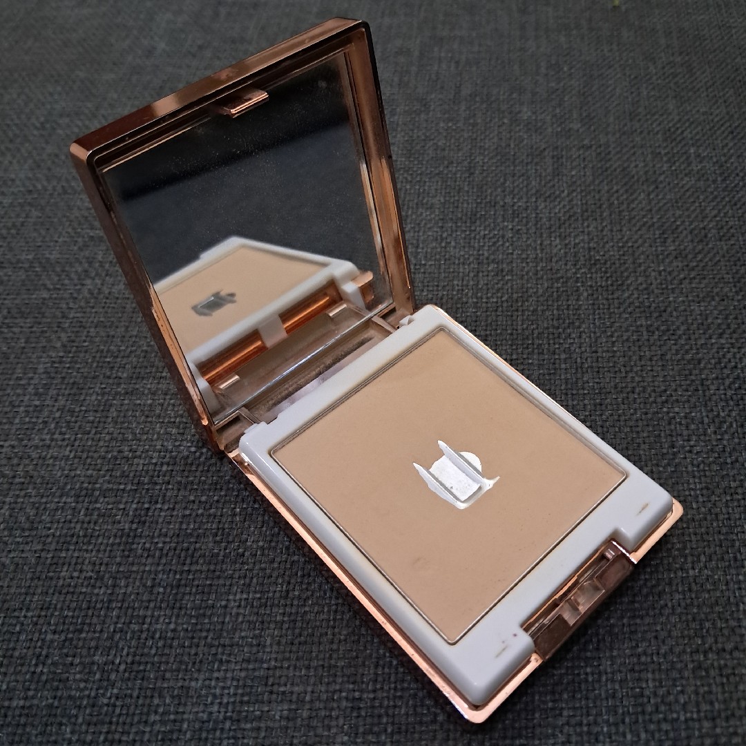 Flawless Powder Foundation - Custard imgfdn-5d000029-9a0e-46c9-9b5d-d3413480b91e