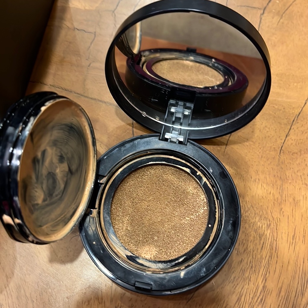 Hydrastay Lite Glow Cushion - N50 Tan imgfdn-40a9ff9d-dcce-437c-9934-d7a44b65ab19