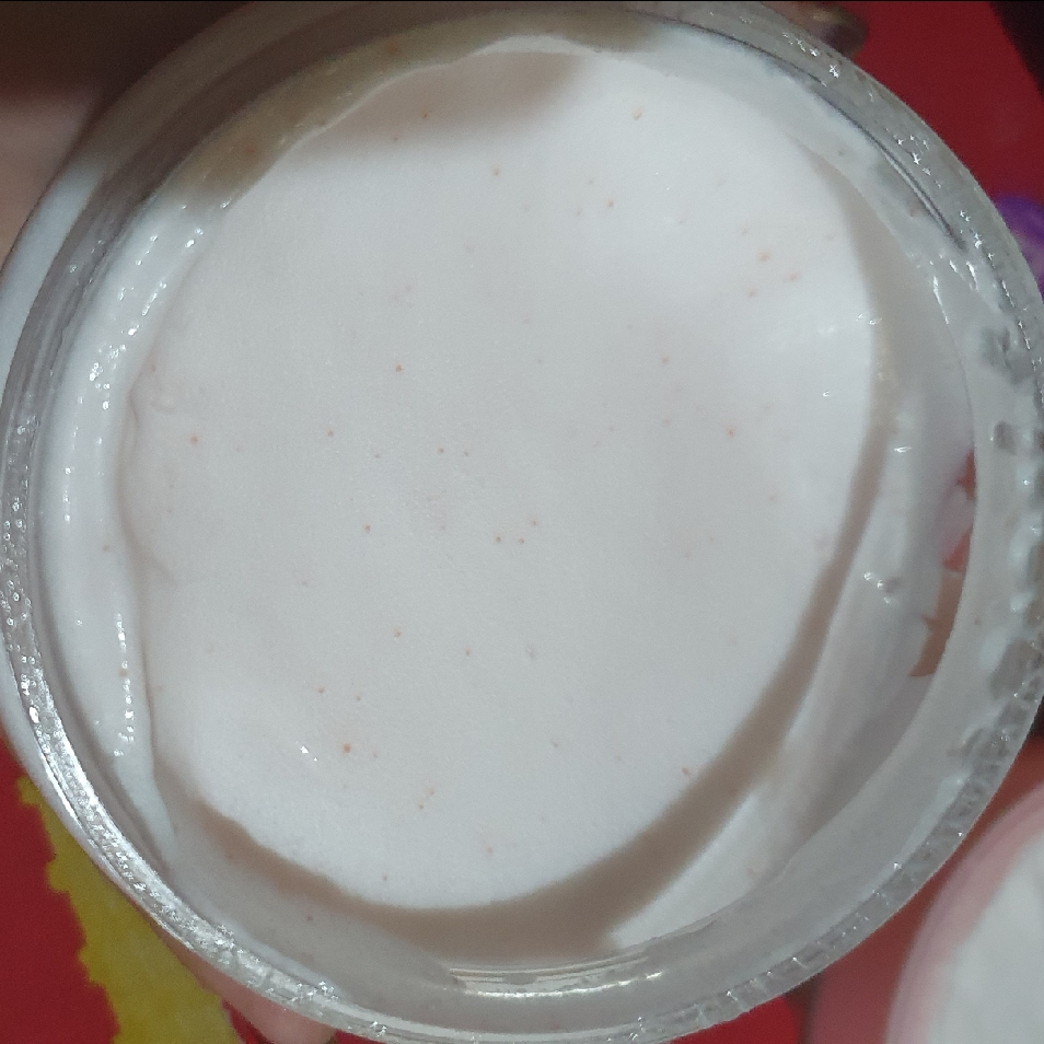 Ice Cream Body Scrub - Sakura imgfdn-d0b43b45-a8e8-4232-b8a3-8277c175d4ac