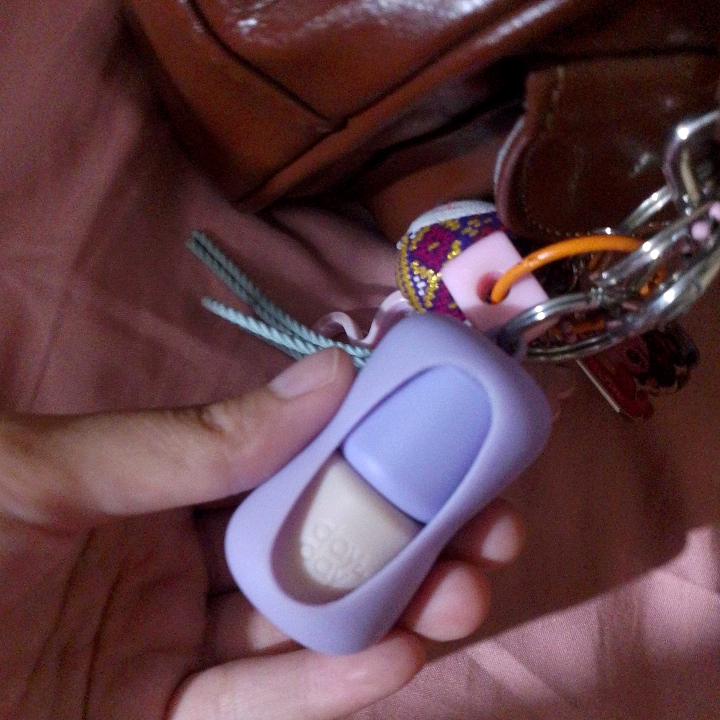 Day to Day Series Keychain Lip Bullet - 02 Habitual imgfdn-c56eb4b7-c45a-4bbd-b12a-6854eaa557cb
