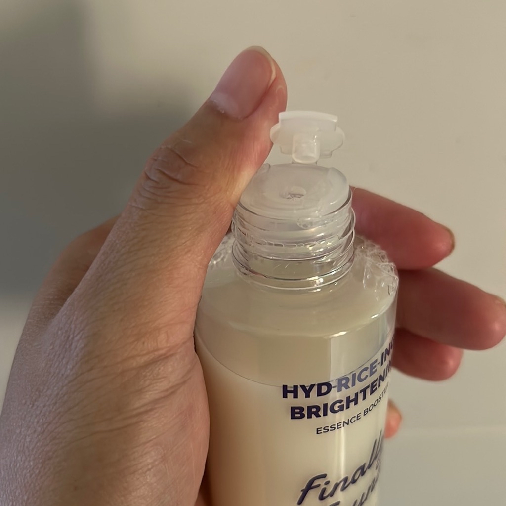 Hyd-rice-ing & Brightening Essence Booster imgfdn-b9d1f277-651d-46ab-9301-22508fc17622