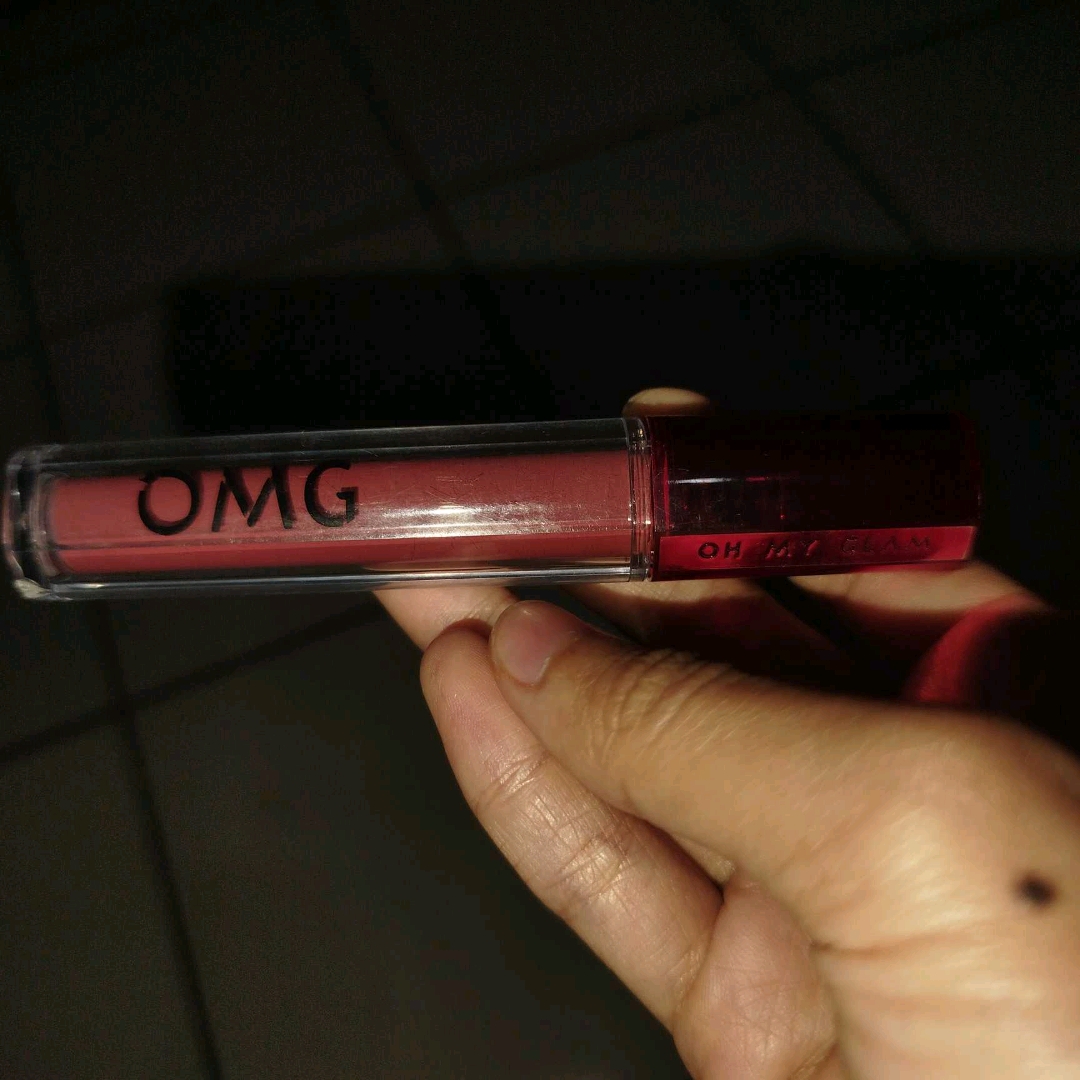Oh My Glam Mattelast Lip Cream - 22 Crushed  imgfdn-63e54619-9812-431f-aaf2-d3573a42e119