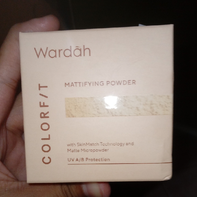 Colorfit Mattifying Powder - 22N Light Ivory imgfdn-2d46bc5b-f53f-450a-8546-4ab5ce95ffa6