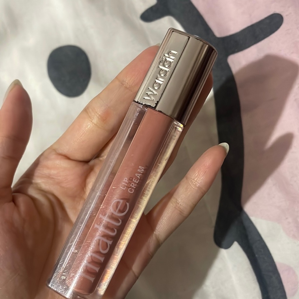 Exclusive Matte Lip Cream - 21 Creampuccino imgfdn-2f12642c-53bc-4add-ae7b-70836f8c4f47