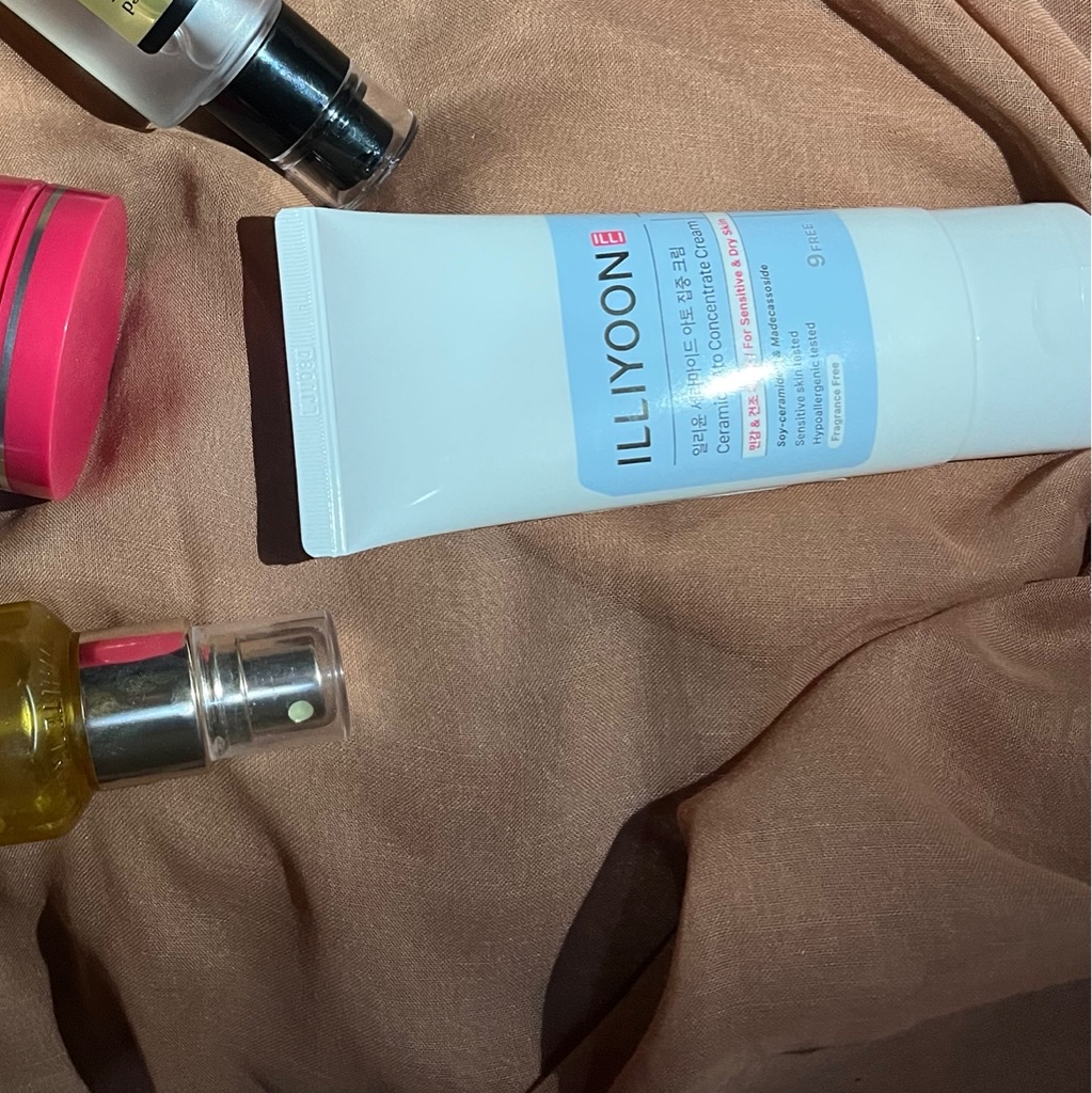 Ceramide Ato Concentrate Moisturizer Cream imgfdn-95b216c0-d68a-477b-80f7-36100d6668f5