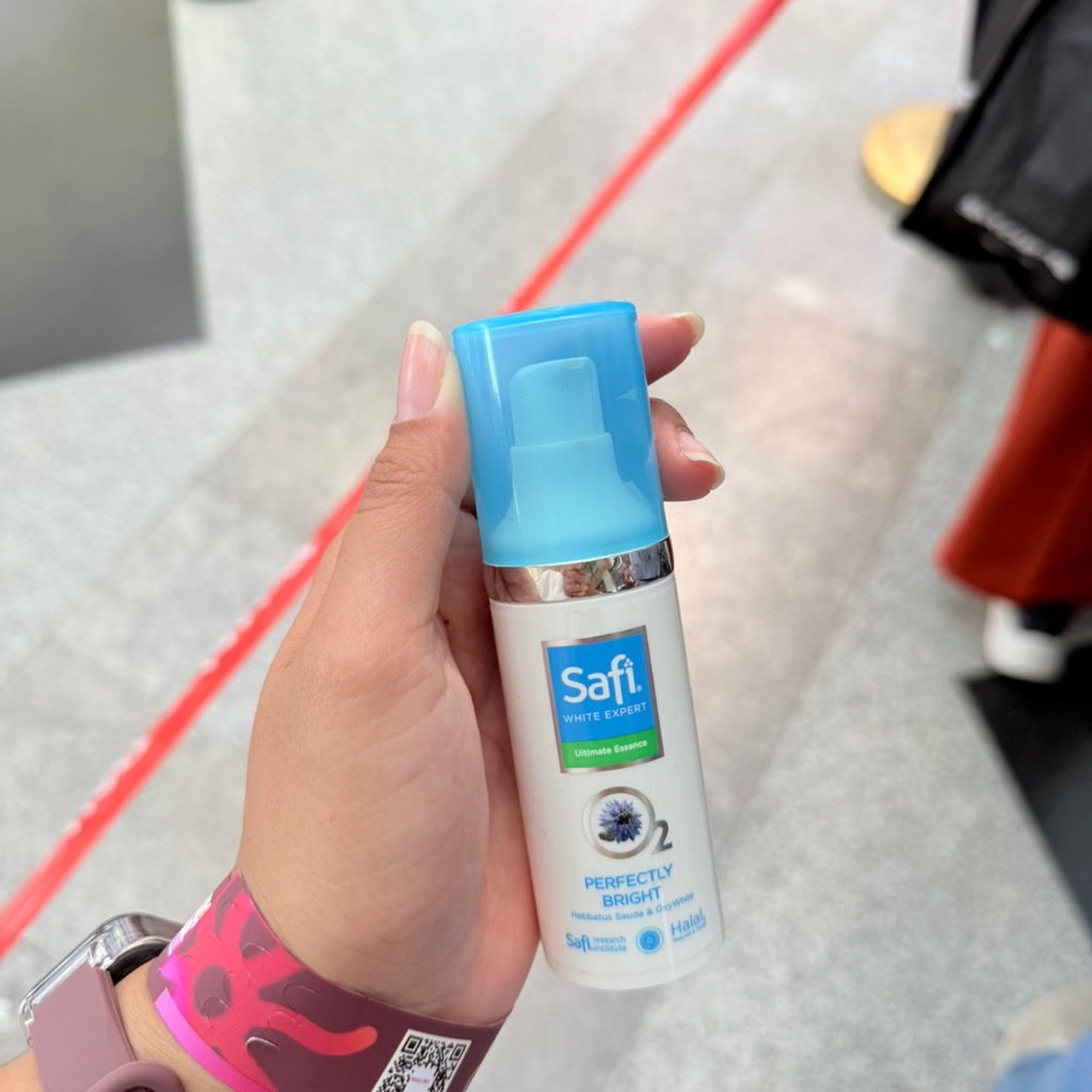 Ultimate Bright Hydrating Lotion imgfdn-3bfbd8b6-2a6b-47b6-923d-f41f0b69bf50