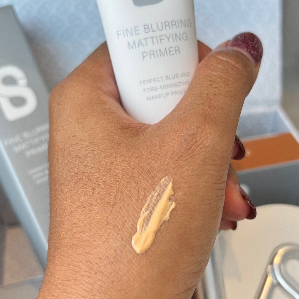 Fine Blurring Mattifying Primer imgfdn-328a774c-152e-49db-8dec-0258d163bdc0