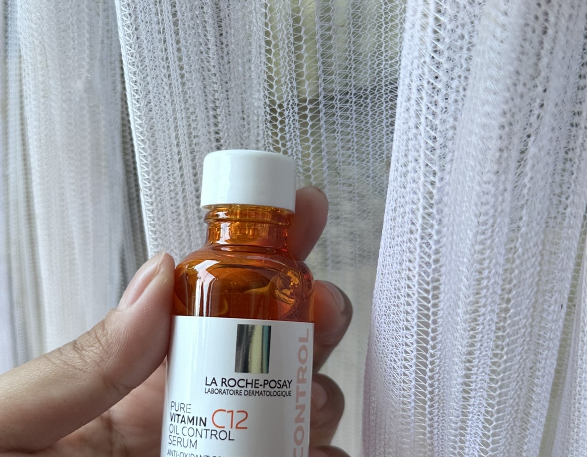Vitamin C12 Oil Control imgfdn-046f622a-3104-41e4-90f2-2a72b2300e7d