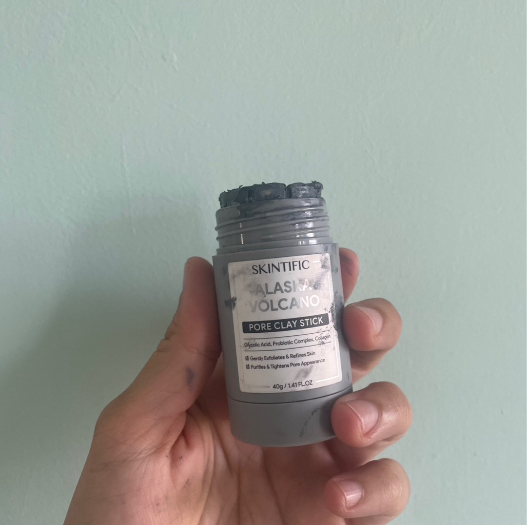 Alaska Volcano Pore Detox Clay Stick imgfdn-aa00bc7d-5dcb-49e8-983f-c9c497943f8a
