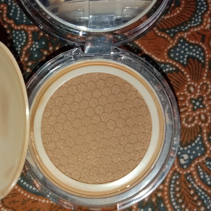 True Beauty Inside Cushion - 02 Medium Blossom Bud imgfdn-bf509a57-5b7b-486f-b7cc-028be933c2ca