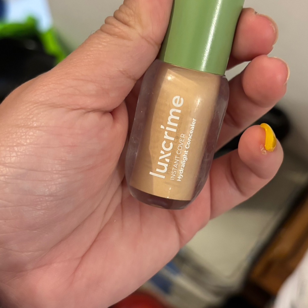 Instant Cover Hydralight Concealer - C01 imgfdn-aa1c4e08-959d-40ee-bc35-c0195f4080db
