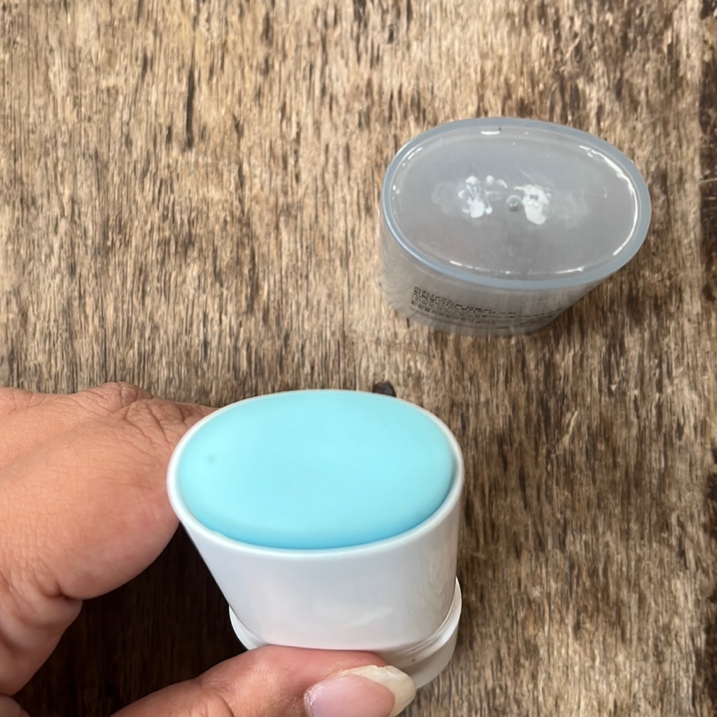 Hyalu Cica Silky Fit Sun Stick imgfdn-415c0f4f-85b8-4353-ab1c-f96cbe504752