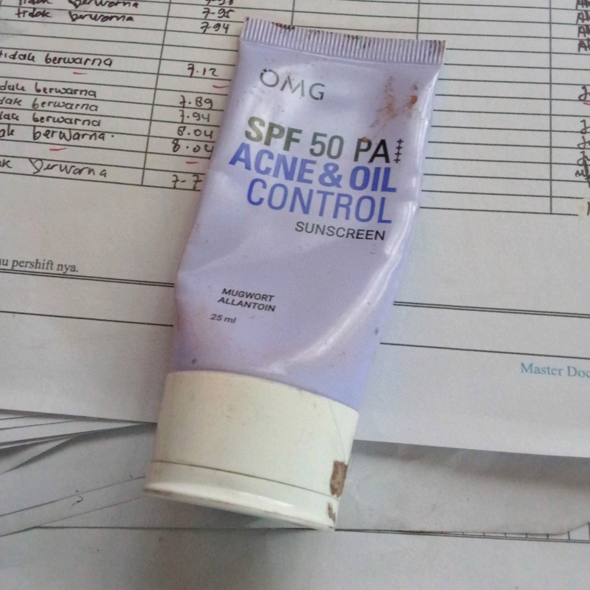 SPF50 PA++++ Acne & Oil Control imgfdn-e71572c7-47fd-4b63-8429-f6d466314528