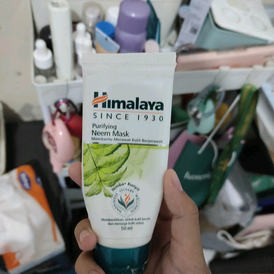 Purifying Neem Mask imgfdn-23103ac7-d2b6-4ab6-9024-49d629fe3bbf