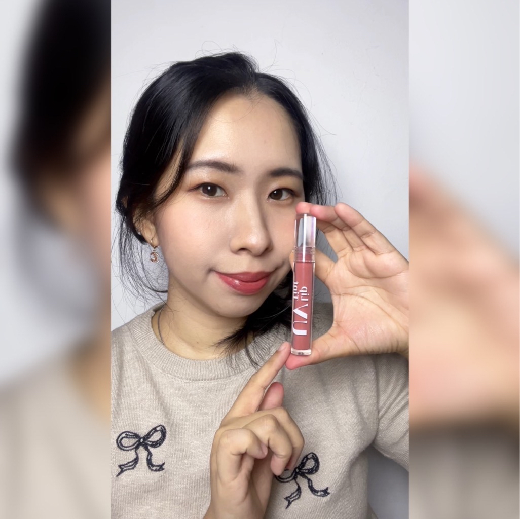 UV Lip Tint - Kiss & Tell imgfdn-fb4b19d8-4fb8-4cc7-9cb4-6f5401e7c68e