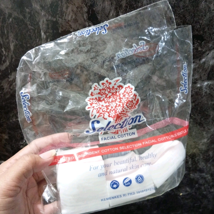 Facial Cotton imgfdn-b094ac07-0d7c-4ff9-8824-0a48b1161e6c