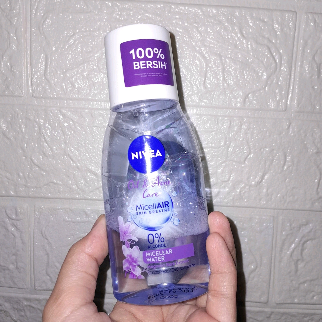 MicellAIR Skin Breathe Oil & Acne Care Micellar Water imgfdn-9cfa7bb7-adb4-4a7e-a74b-af8761ec3b84