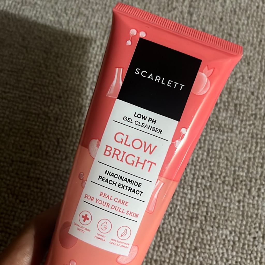 Low pH Glow Bright Gel Cleanser imgfdn-08133ed0-8627-4565-95e1-f286dc89a333