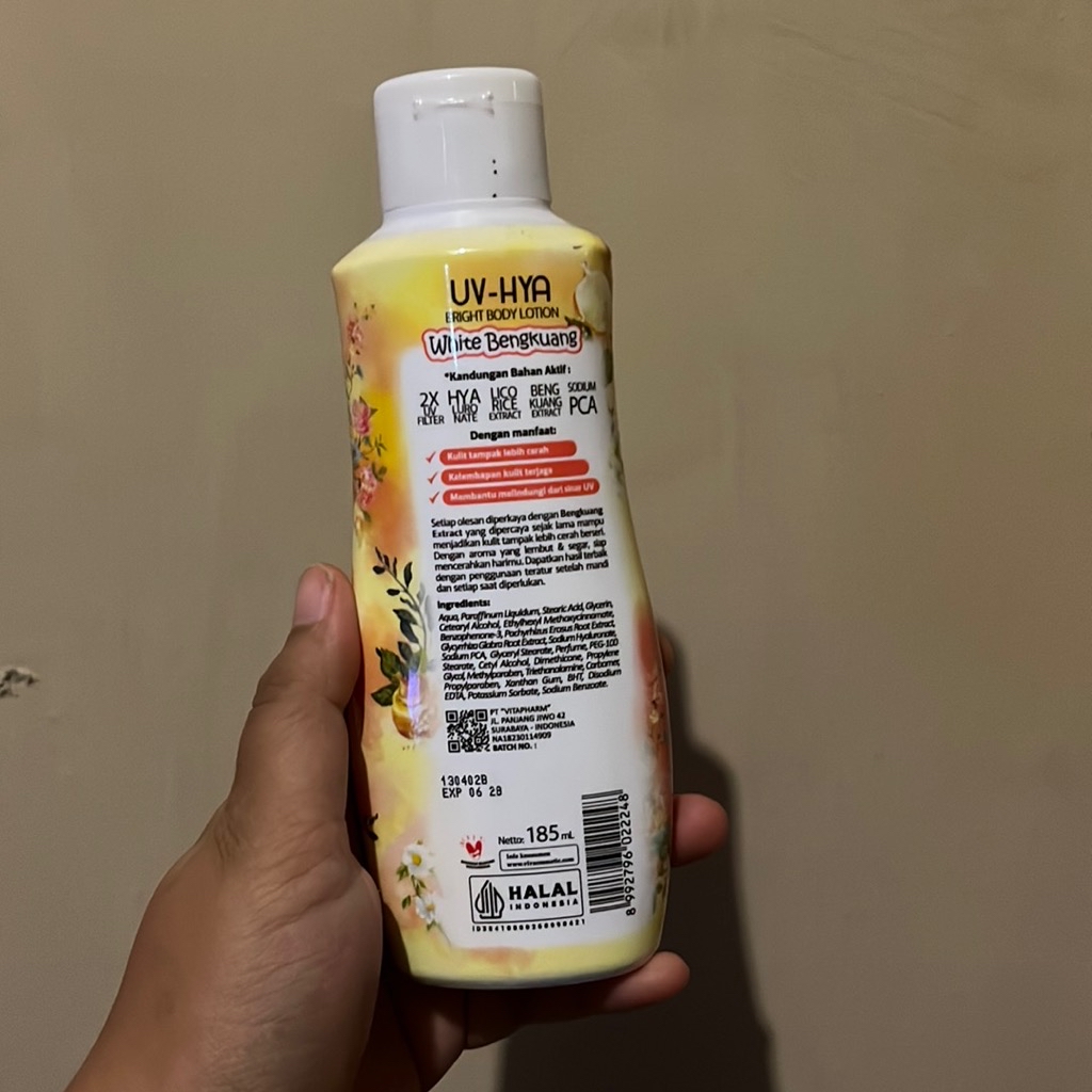 UV-HYA Bright Body Lotion - White Bengkuang imgfdn-dc245aa9-d666-41df-8cf5-e517a42f96e7