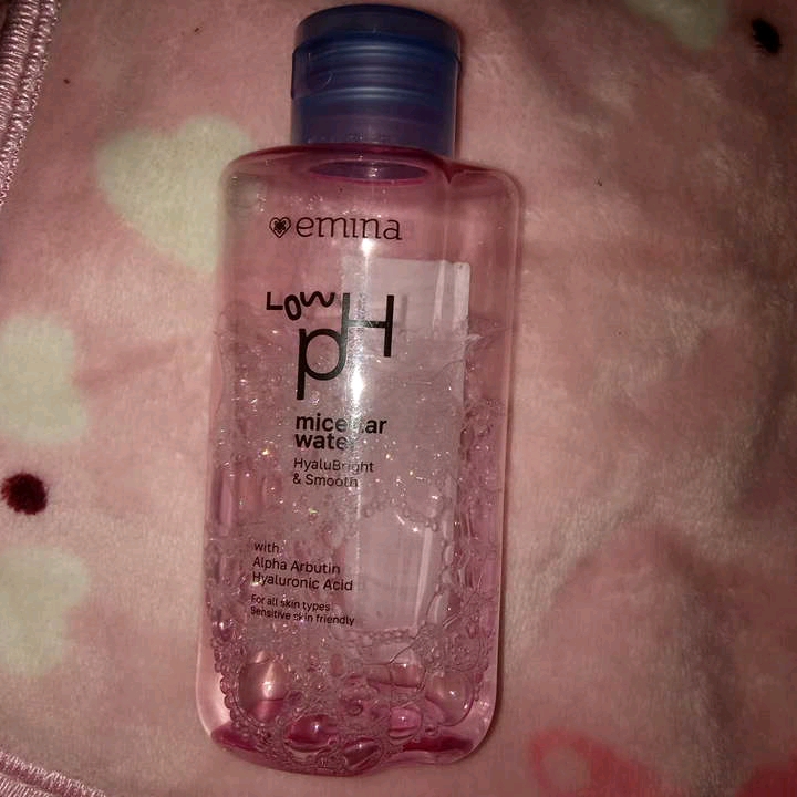 Low pH Micellar Water HyaluBright & Smooth  imgfdn-7c698efa-8428-4e64-a351-16b4fb51d2be