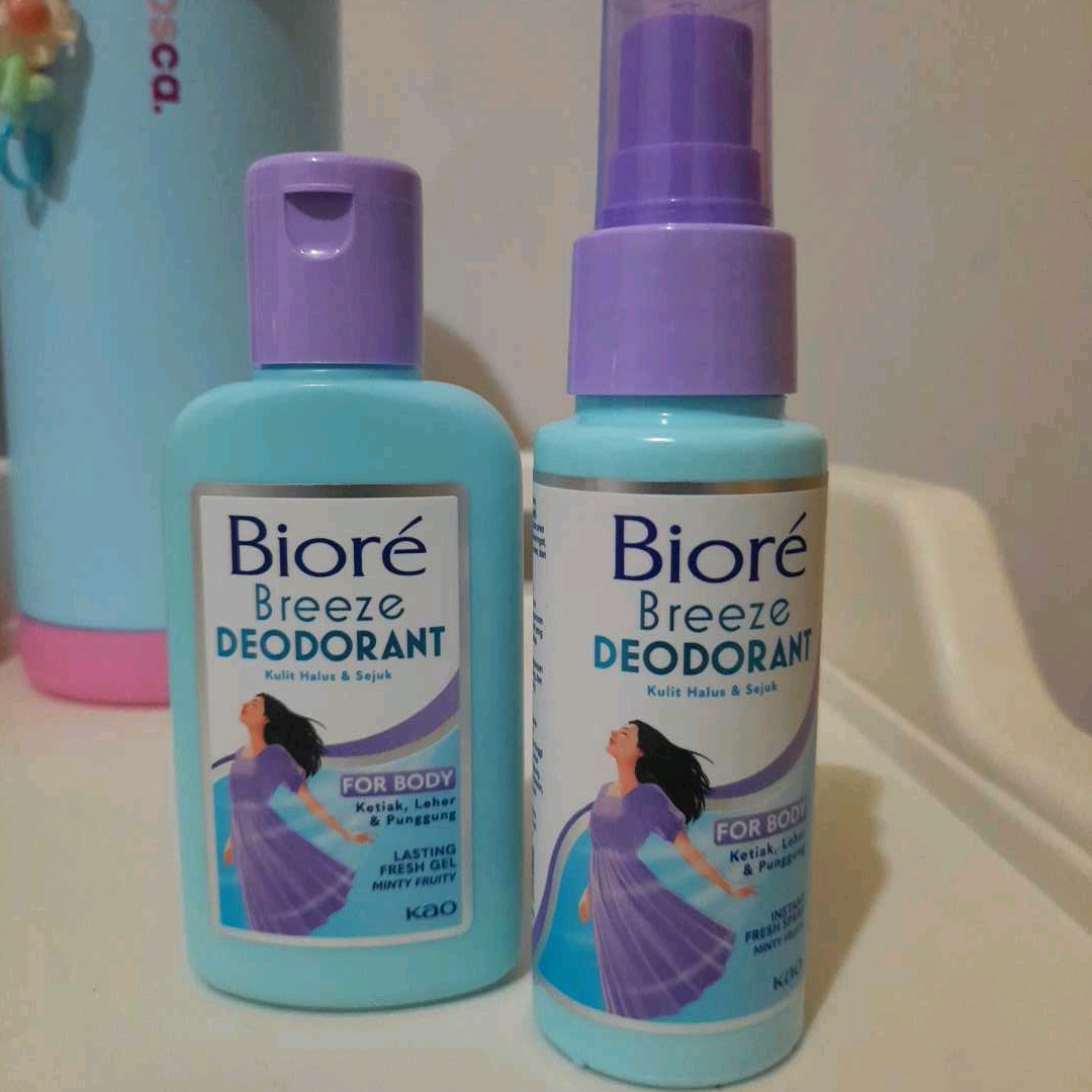 Breeze Deodorant Spray - Minty Fruity imgfdn-5b4bf64b-ff1a-41cd-bf08-092654adb685