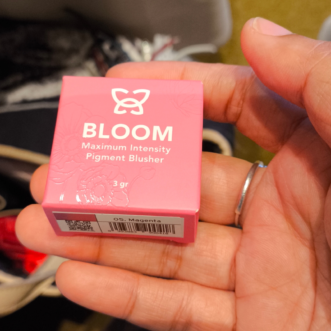 Bloom Maximum Intensity Pigment Blusher - 05 Magenta imgfdn-c943bb14-e61e-4e4b-abfe-b41a3593a9a3