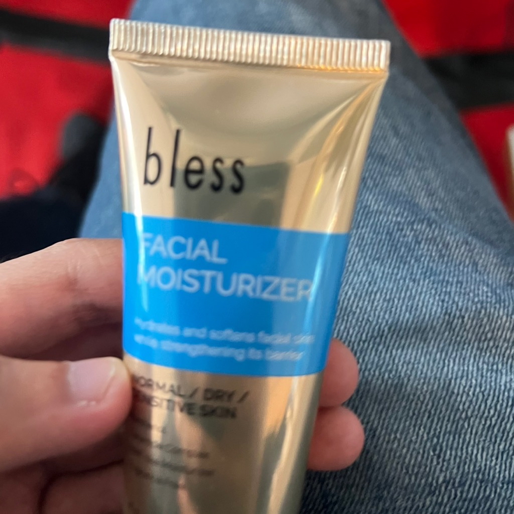 Facial Moisturizer - Sensitive Skin imgfdn-46fc1bdf-d6b0-47b4-af1f-f0b03a6efabb