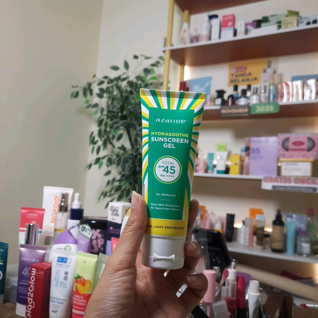 Hydrasoothe Sunscreen Gel SPF 45+++ imgfdn-6a7e47b7-eb33-4e14-a07b-e8a97758a6d0