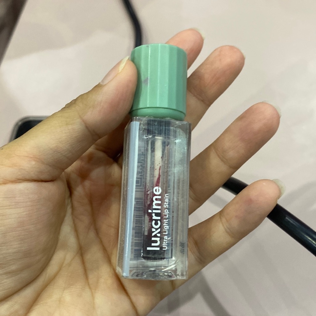 Ultra Light Lip Stain - Glasstonberry imgfdn-d76c128f-5ae8-41eb-9577-8c8edc5d61c3