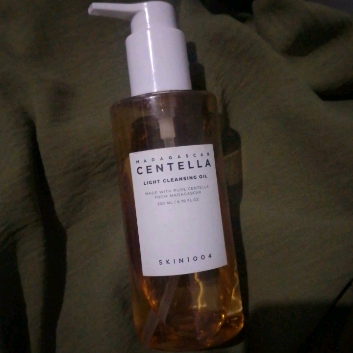 Madagascar Centella Light Cleansing Oil imgfdn-a0556705-032d-4b50-ad8d-feba66d94e44