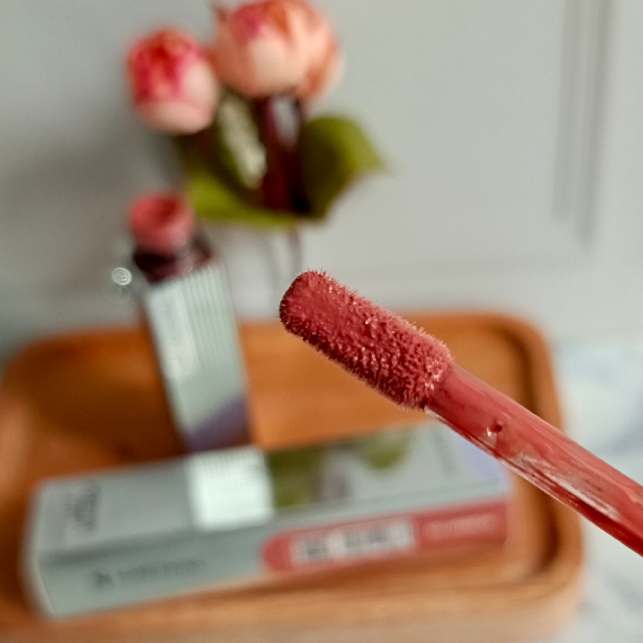 Forever Stay Comfort Lip Glaze - 05 Unreal imgfdn-70ed45fa-cb61-473c-a333-cad6d28a77d3