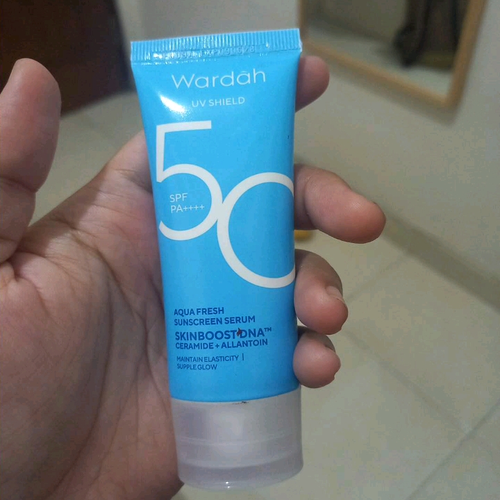 UV Shield Aqua Fresh Sunscreen Serum SPF 50 PA++++ - Reformulation in July 2023 imgfdn-4f013480-1d9d-436d-9f9b-fa4f6b0df254