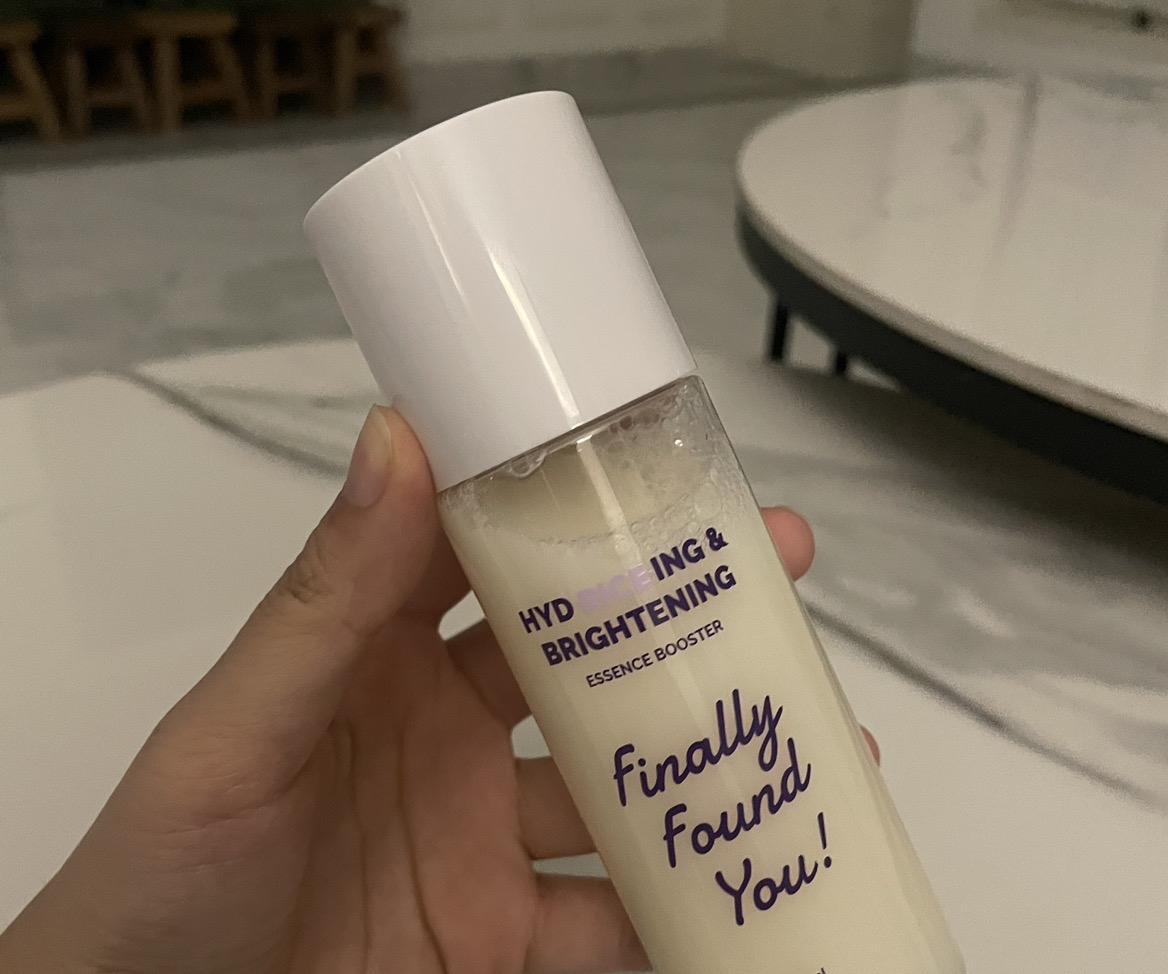 Hyd-rice-ing & Brightening Essence Booster imgfdn-34e9697e-b7d1-4f89-a3ea-55e87b6588a0