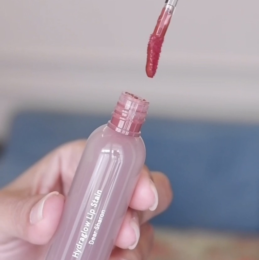 Hydraglow Lip Stain - Dear Sharon imgfdn-0958255d-75fb-43e2-9157-edee68667d2c