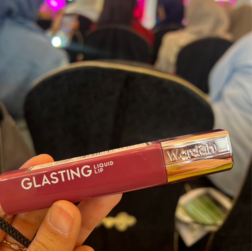 Glasting Liquid Lip - 03 Dazzle Maple imgfdn-4ec0e77e-c4cd-4b3a-86d9-45b97969cbdb