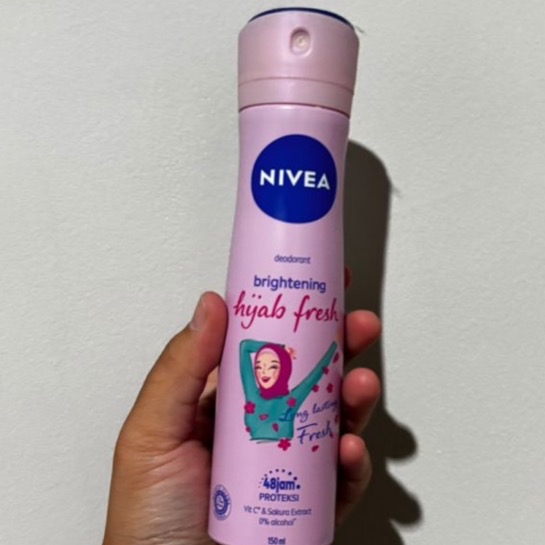 Deodorant Whitening Spray - Hijab Fresh imgfdn-50c2e555-2b25-406d-8c29-7584911bf22a