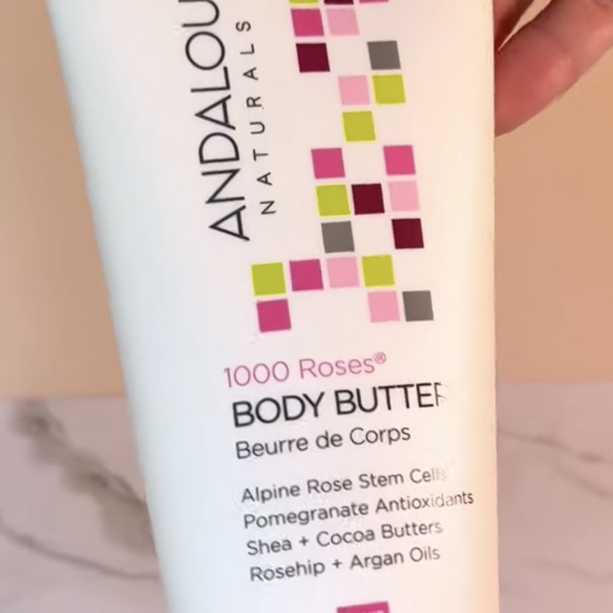 1000 Roses Velvet Soft Body Butter imgfdn-574cb646-29e8-4128-a45f-f9985da9a230