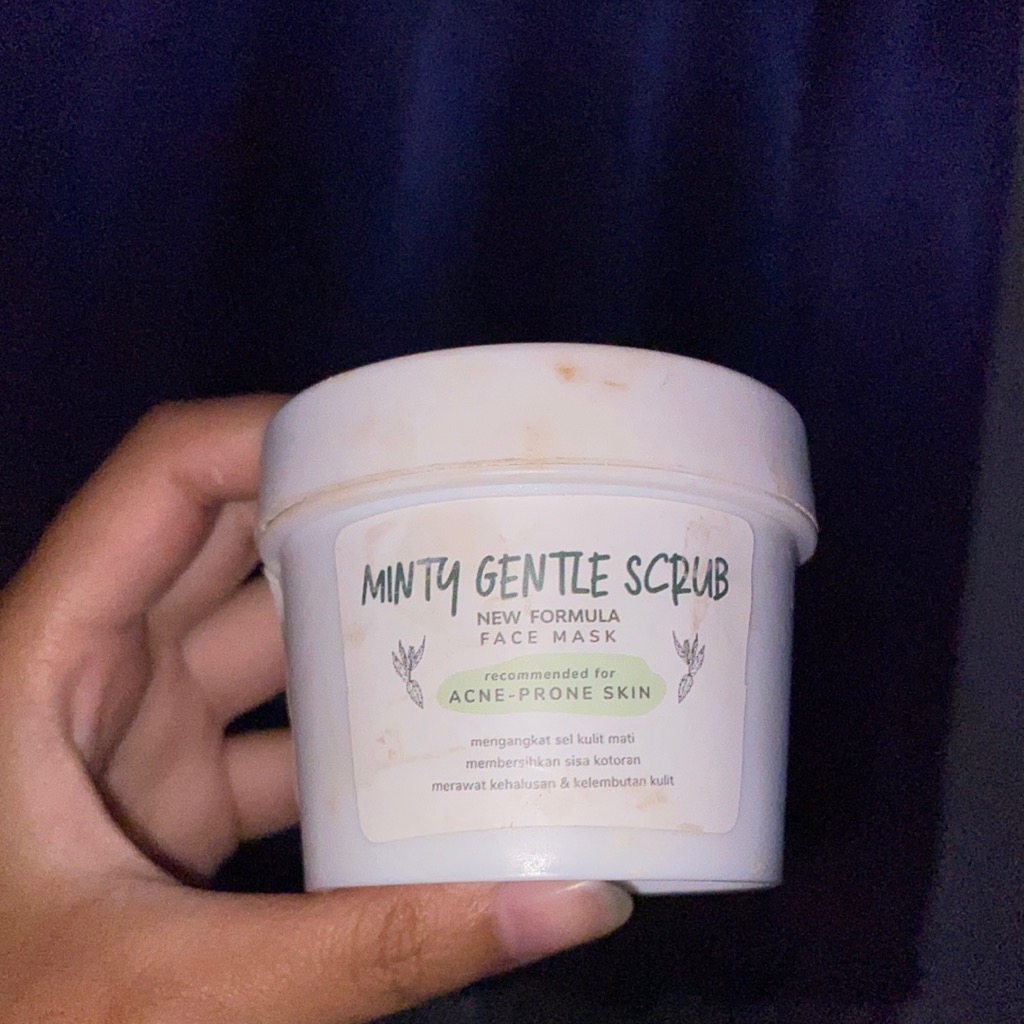 Minty Clay Mask imgfdn-b492a4cb-7402-4586-9fa9-00a08a06322b