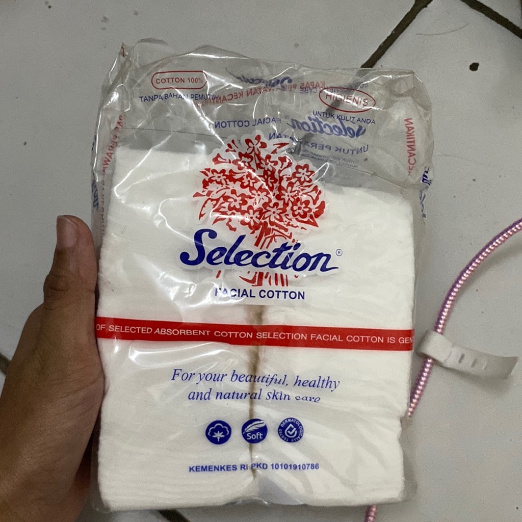 Facial Cotton imgfdn-e40df6f3-901b-41b3-a225-c8a121d5ec61