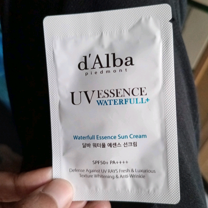 Waterfull Essence Sun Cream SPF 50+ PA++++ imgfdn-014b0304-912e-4090-9b8e-11ce85aba902