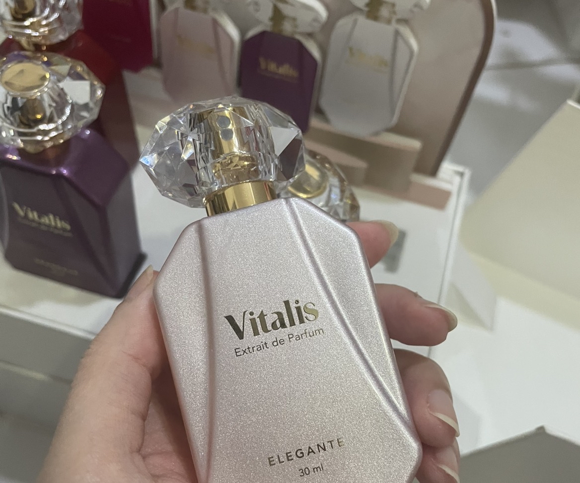 Extrait De Parfum - Elegante imgfdn-4fc43c33-12d4-467a-9cab-29abf2efff98