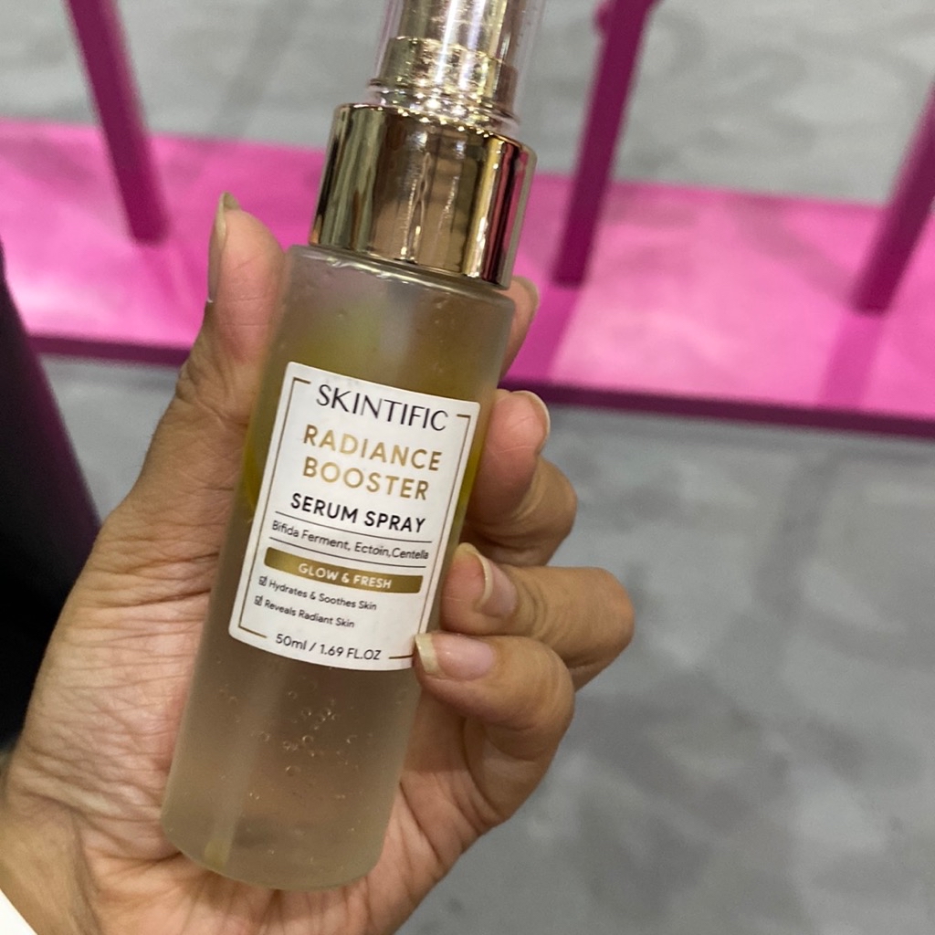 Instant Glowing Serum Spray imgfdn-d7c769ac-f381-43dd-bca7-34366c36f5b3