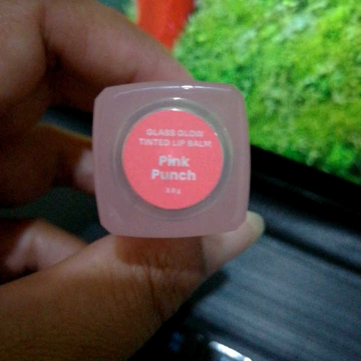 Glass Glow Tinted Lip Balm - Pink Punch imgfdn-5a3582cc-b622-486c-8c3a-cab753fdb1ab